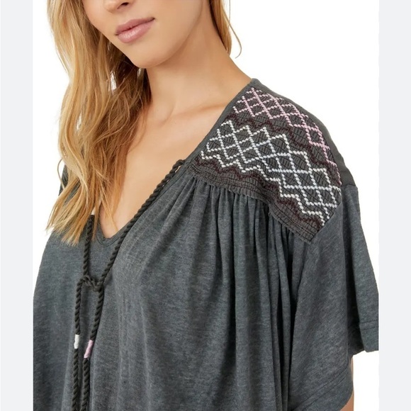 Free People Market embroidered boxy  t-shirt in white - Picture 3 of 6